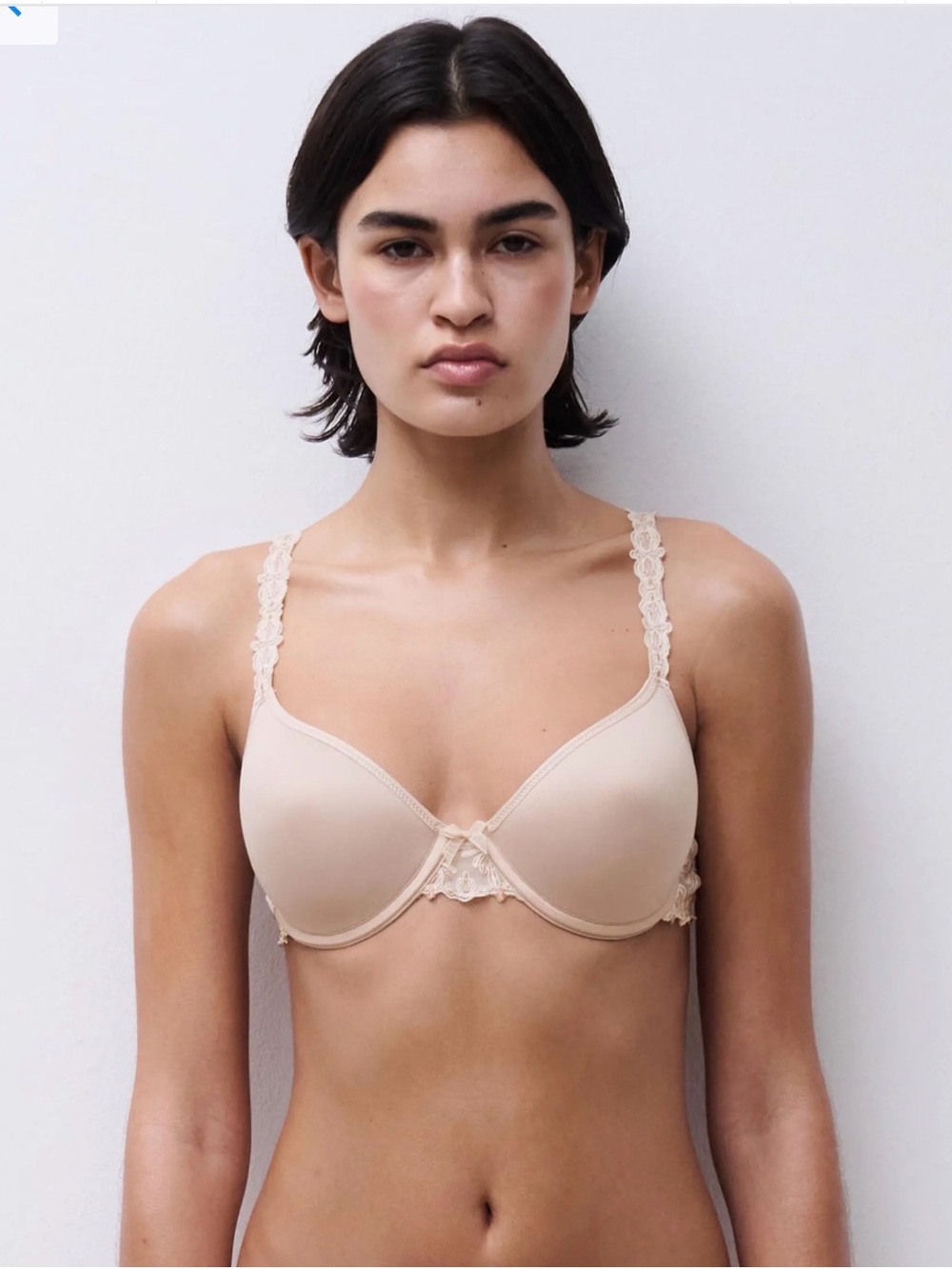 Chantelle NEW Limited Edition Champs Elysees
Full coverage memory foam bra